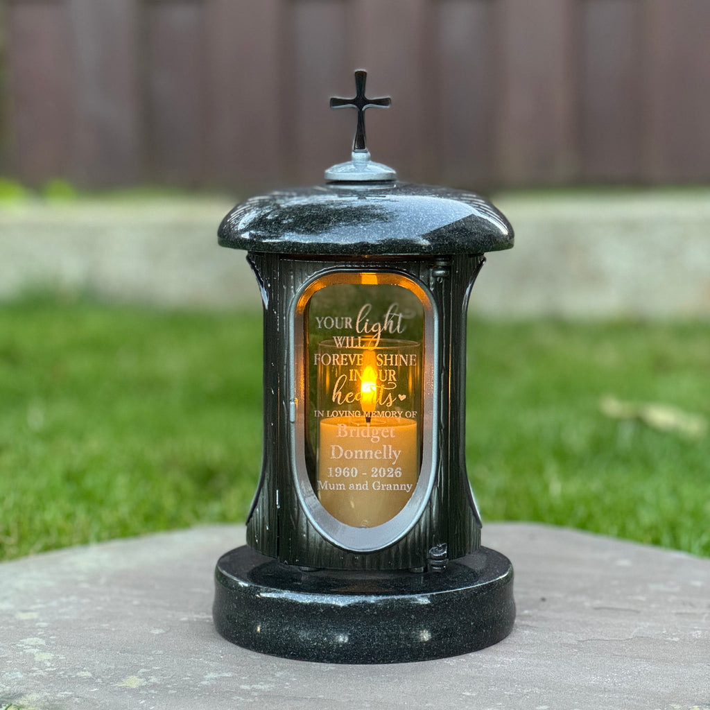 Spersonalizowany granitowy lampion pamiątkowy na grób