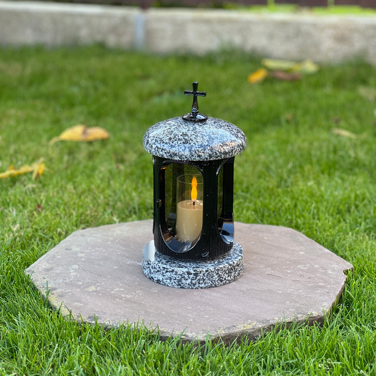 Windproof Granite Cemetery Lantern for Headstone