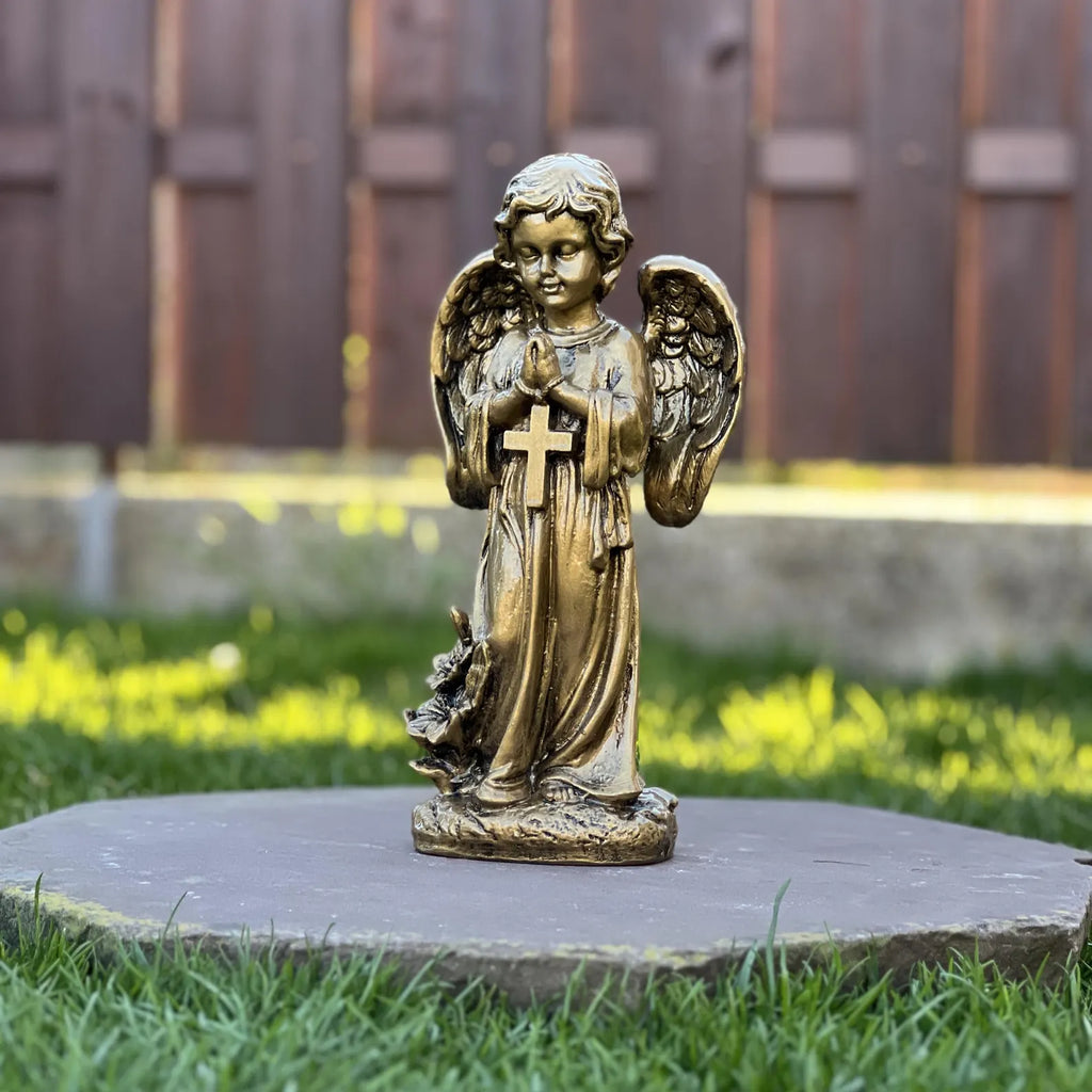 Polystone’owa figura anioła z krzyżem