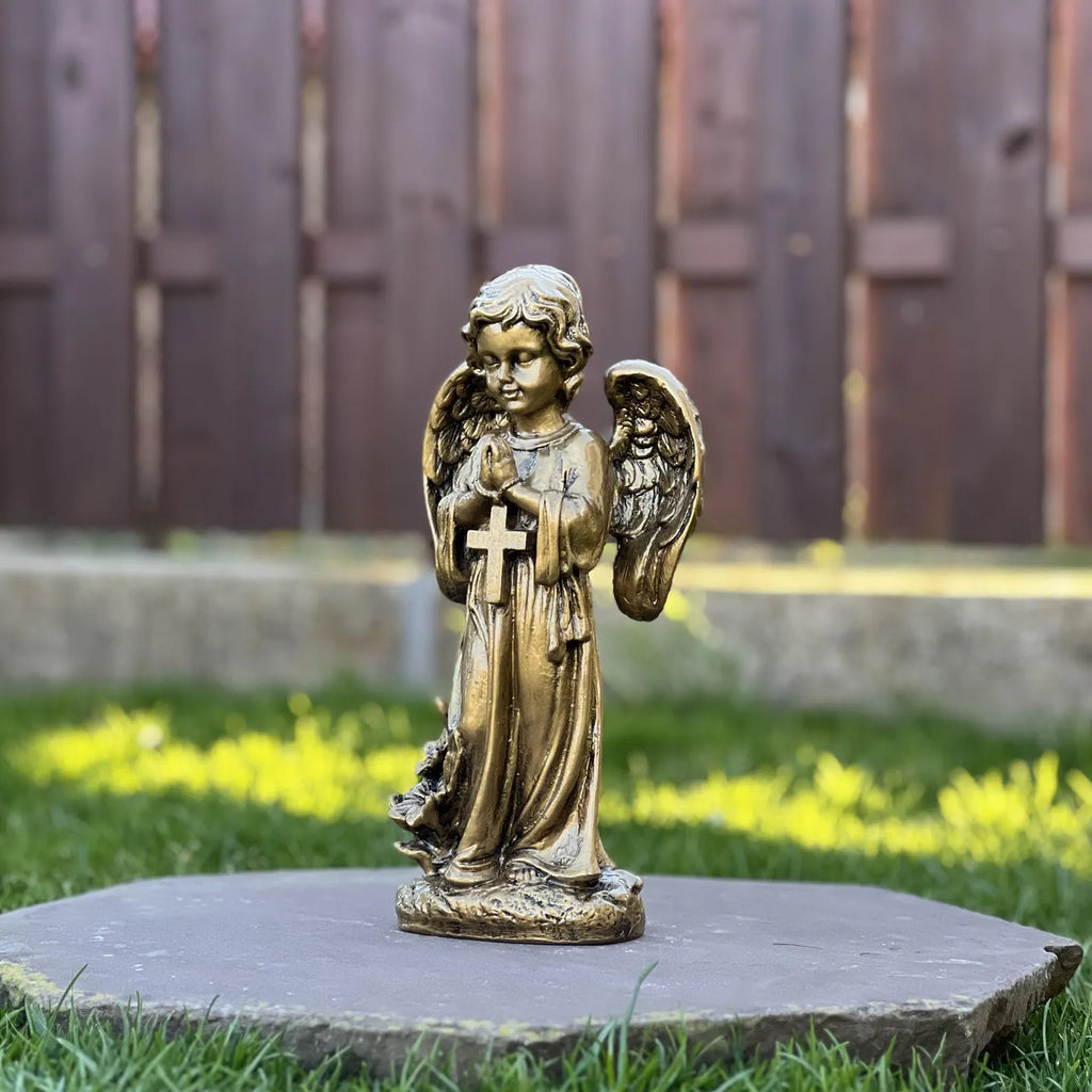 Polystone’owa figura anioła z krzyżem