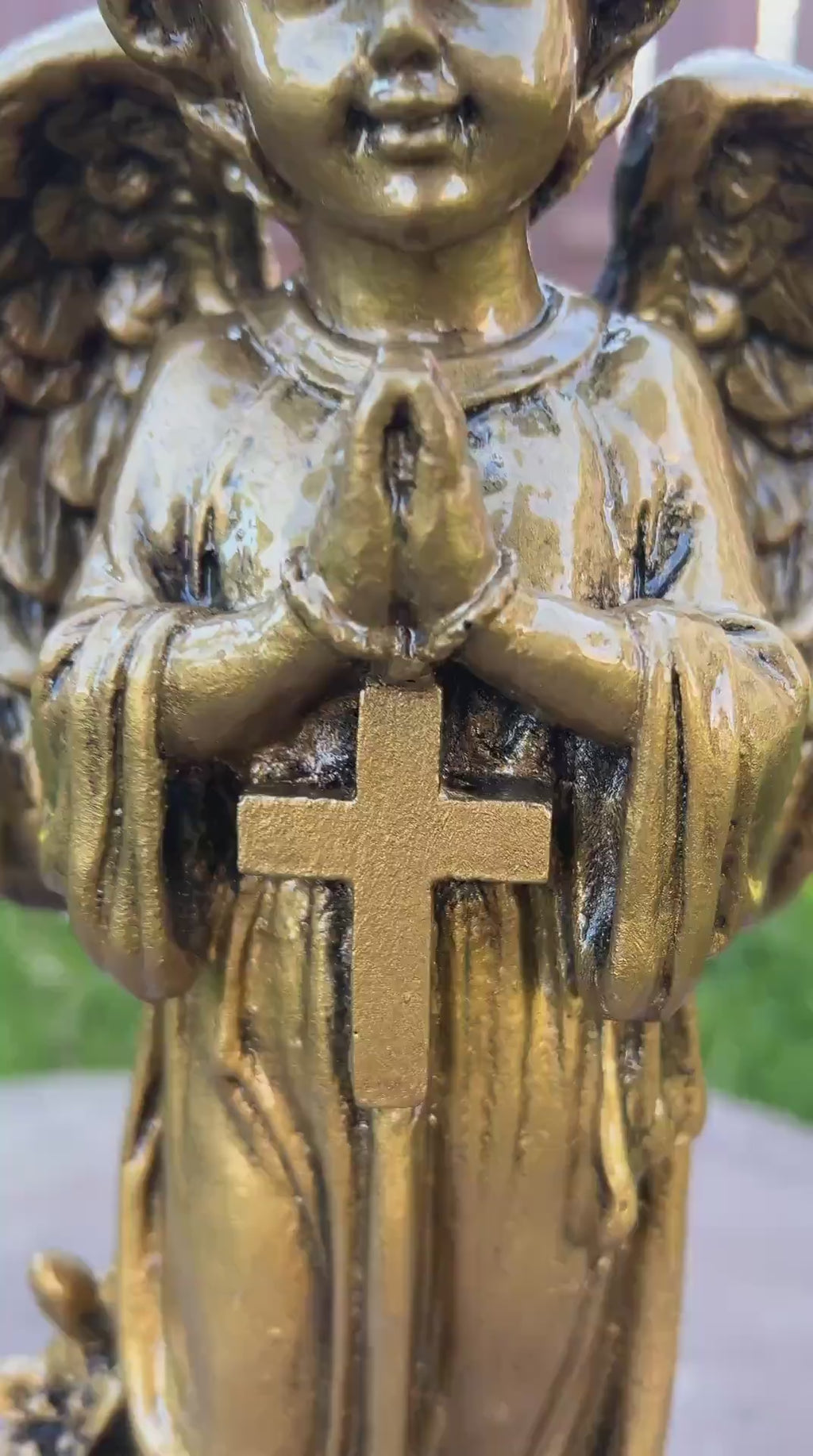 Polystone’owa figura anioła z krzyżem